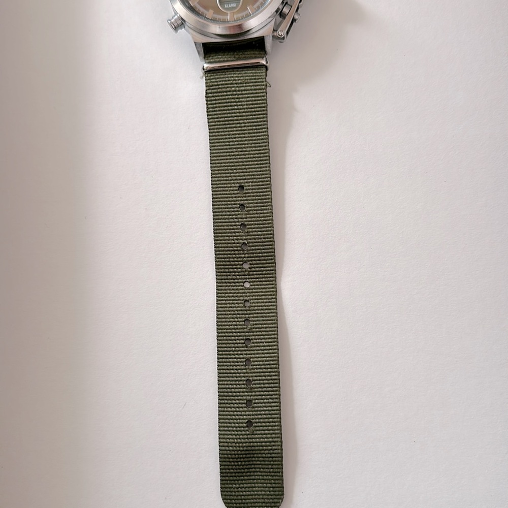 Ohsen Men's Military Army Green and Silver Watch Quartz Nylon Wristband - Picture 5 of 9